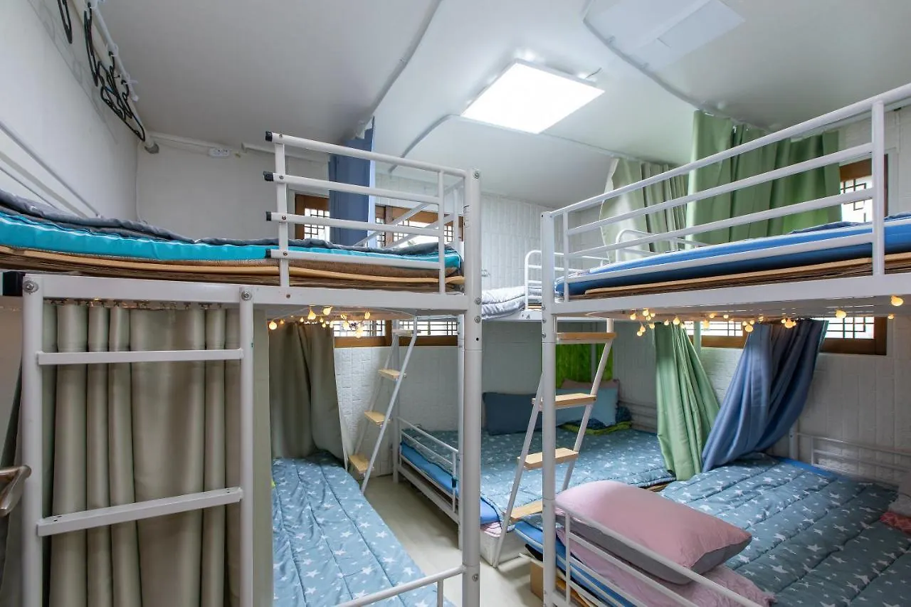 Africa Guesthouse In Seoul Hostel