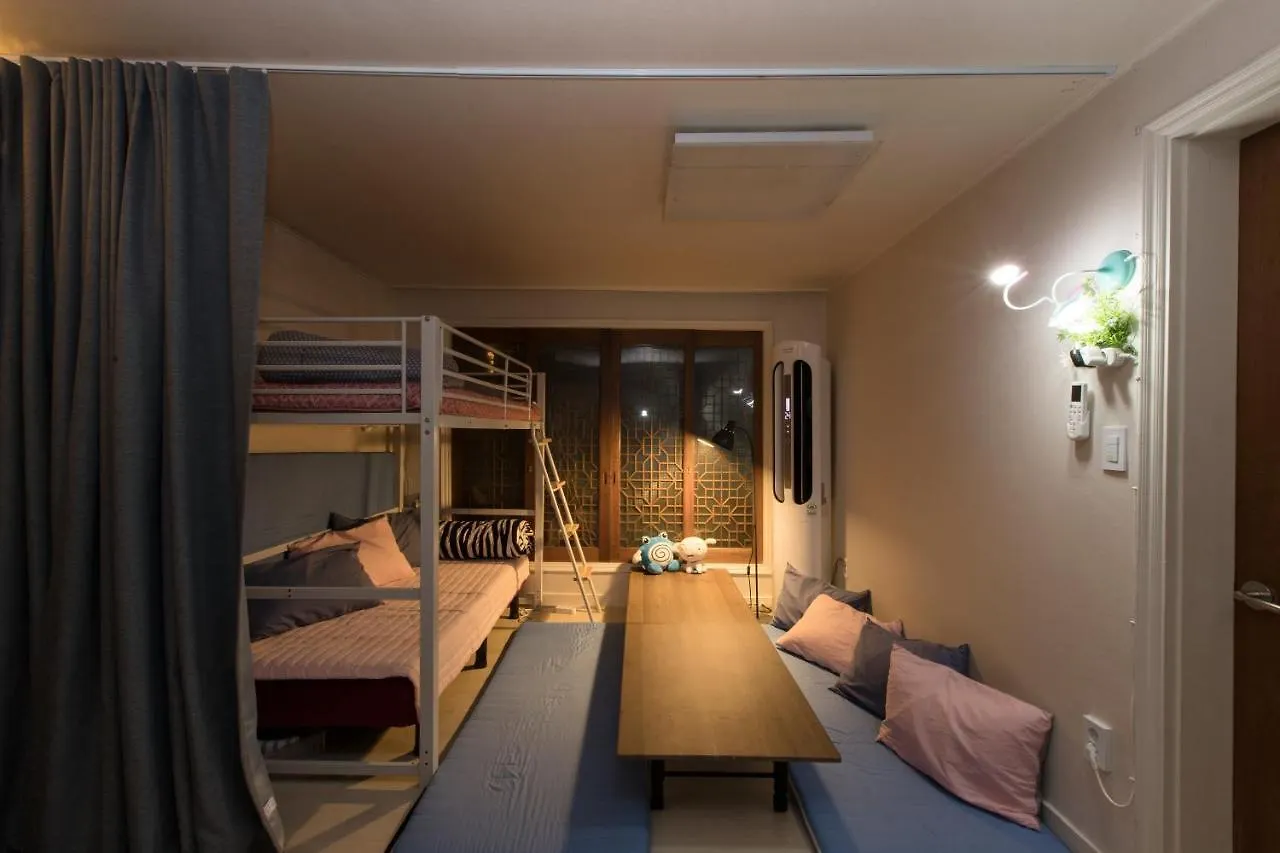 Africa Guesthouse In Seoul Hostel